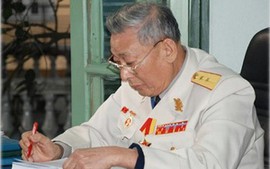 Những câu chuyện về Trung tướng Đồng Sỹ Nguyên - vị tướng của lòng dân