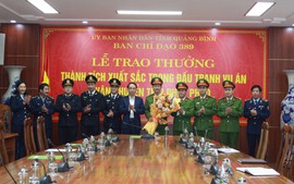 Quảng Bình khen thưởng thành tích xuất sắc trong vụ án vận chuyển 100 kg pháo lậu