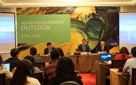ADB: Chính sách hỗ trợ tăng trưởng sẽ giúp Việt Nam ứng phó với bất lợi toàn cầu