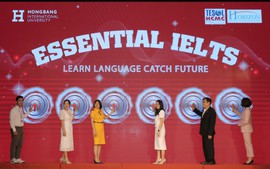 Đại học Quốc tế Hồng Bàng tặng khóa học IELTS cho tân sinh viên