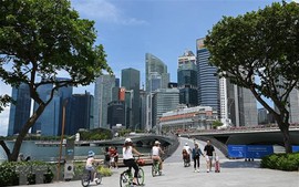 Nắng nóng kỷ lục ở Singapore trong 40 năm qua