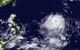 Siêu bão mạnh nhất từ đầu năm đến nay hướng về Philippines