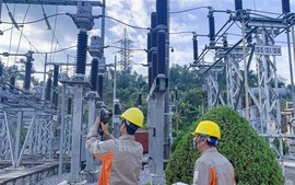 Phải bảo đảm cung ứng đủ điện cho sản xuất, tiêu dùng của nhân dân