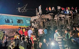 Lãnh đạo Việt Nam gửi điện chia buồn về tai nạn đường sắt ở Ấn Độ