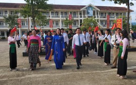 Phó Chủ tịch nước Võ Thị Ánh Xuân dự Lễ khai giảng tại Trường THPT Dân tộc nội trú Ngọc Lặc