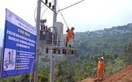 Thần tốc đưa điện lưới quốc gia về thôn Làng Nủ