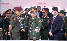 Viettel High Tech được trao chứng nhận sản phẩm Thông tin quân sự từ Bộ Quốc phòng Malaysia
