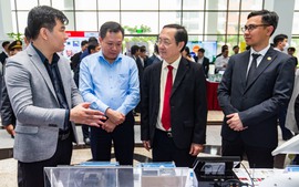 Bộ trưởng KH&CN: Tăng cường hỗ trợ cho các nghiên cứu công nghệ mới, chip bán dẫn