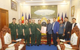 Quân khu 5 thăm, chúc Tết cổ truyền Chol Chnam Thmay tại Campuchia