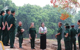 Hướng về mảnh đất Điện Biên anh hùng