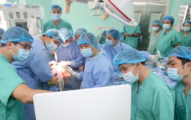 Bệnh viện Trung ương Huế lập kỷ lục ghép tạng cứu 8 bệnh nhân chỉ trong 48 giờ