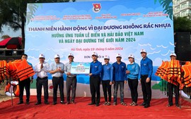 Ra quân làm sạch biển hưởng ứng Tuần lễ biển đảo Việt Nam 2024