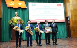 Thừa Thiên Huế đón nhận Huân chương cao quý của nước CHDCND Lào