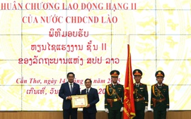 TP. Cần Thơ nhận Huân chương Lao động Hạng II của Chủ tịch nước Lào