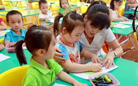 Hỗ trợ chi phí học tập theo hộ khẩu hay nơi ở thực tế?