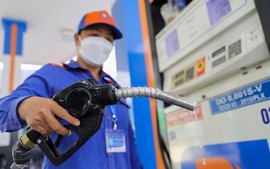 Giá xăng tăng, giá dầu giảm nhẹ từ chiều nay