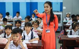 Xét thưởng giáo viên theo năm học hay năm tài chính?