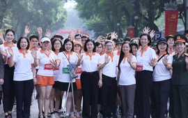Phụ nữ chạy hưởng ứng vì môi trường không khói thuốc, lan tỏa thông điệp sống xanh