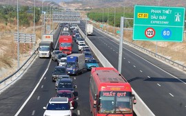 Thí điểm cấm xe tải trên 7,5 tấn đi làn 1 trên hai tuyến cao tốc phía Nam