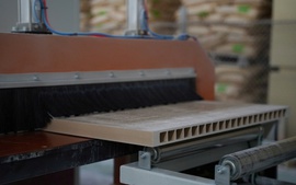 Thí điểm biến rác thải nhựa thành sản phẩm gỗ hữu ích