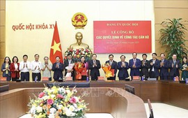 Ủy ban Thường vụ Quốc hội ban hành Nghị quyết về công tác cán bộ