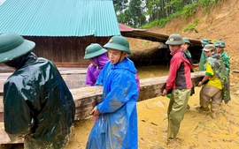 Bộ đội Biên phòng Đà Nẵng sát cánh cùng nhân dân vượt qua mưa lũ