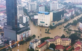 Hỗ trợ khẩn cấp 350 tỷ đồng cho TP Huế, Quảng Trị, Quảng Ngãi khắc phục thiệt hại mưa lũ