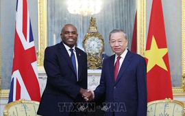 Tổng Bí thư Tô Lâm gặp Phó Thủ tướng Anh David Lammy