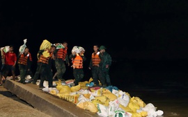 Đà Nẵng: Mưa lũ gây thiệt hại nặng, nhiều khu vực bị ngập sâu, cô lập