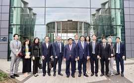 Thúc đẩy hợp tác với Tập đoàn công nghệ bán dẫn hàng đầu Vương quốc Anh