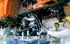 Góp ý dự thảo Báo cáo Chính trị Đại hội XIV của Đảng - Phát triển công nghiệp Việt Nam: Cần chiến lược nghiêm túc để bứt phá