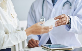 Bác sĩ y học dự phòng có được kê đơn thuốc BHYT?