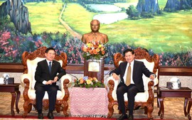 Phó Thủ tướng Chính phủ Hồ Đức Phớc thăm và làm việc tại Lào