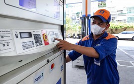 Chiều 13/11: Giá xăng tăng nhẹ