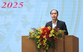 Bộ Nội vụ: Đẩy mạnh cải cách công vụ, đề xuất điều chỉnh tiền lương cán bộ