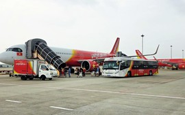 Tỷ lệ đúng giờ tăng mạnh tại Tân Sơn Nhất sau khi Vietjet tự phục vụ mặt đất, tạo đà cho cao điểm cuối năm