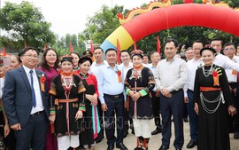 Thường trực Ban Bí thư dự Ngày hội Đại đoàn kết toàn dân tộc tại tỉnh Lào Cai