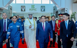Thủ tướng thăm tổ hợp lọc hóa dầu lớn hàng đầu thế giới tại Kuwait