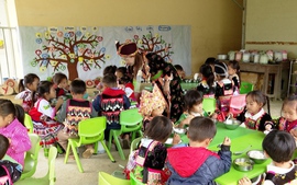 ‘Cô Pay bản Mông’ và câu chuyện giáo viên cắm bản