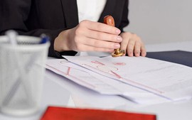 Phí chứng thực không tính theo giá trị tài sản, hợp đồng