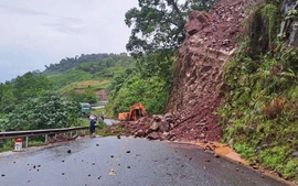 Tập trung ứng phó mưa lũ, đặt nhiệm vụ bảo đảm an toàn tính mạng cho Nhân dân lên trên hết, trước hết
