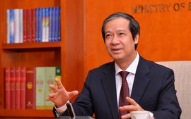 Giữ tôn nghiêm trong giáo dục: “Thầy ra thầy, trò ra trò”