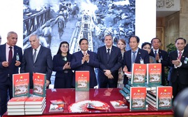 Thủ tướng dự lễ ra mắt cuốn sách 'Điện Biên Phủ' của Đại tướng Võ Nguyên Giáp bằng tiếng Arab