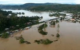 CẬP NHẬT: Thủ tướng chủ trì cuộc họp khẩn trực tuyến từ Algeria về ứng phó bão lũ, thiên tai, cứu hộ, cứu nạn