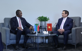 Thủ tướng Phạm Minh Chính gặp Phó Tổng thống Nam Phi