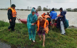 Gia Lai hỗ trợ gạo, kinh phí trong 3 tháng cho các hộ có nhà bị ngập
