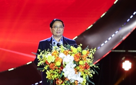 Thủ tướng kêu gọi chung sức đồng lòng, đồng cam cộng khổ, chia sẻ với đồng bào miền Trung