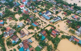 Khẩn trương giải quyết chính sách, chi trả bảo hiểm cho người dân, doanh nghiệp chịu ảnh hưởng bởi lũ lụt