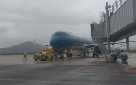 68 chuyến bay phải đổi hướng tránh bão số 15