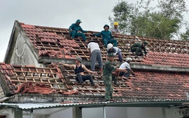 Quân khu 5 hỗ trợ xây dựng lại nhà cho nhân dân sau mưa lũ lịch sử